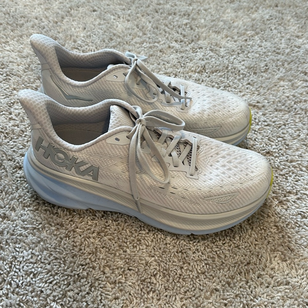 Hoka Clifton 9